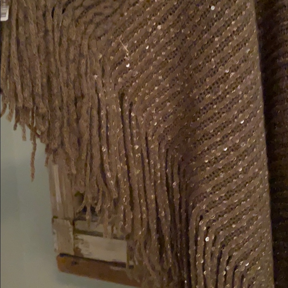 Boho Poncho - Picture 3 of 4